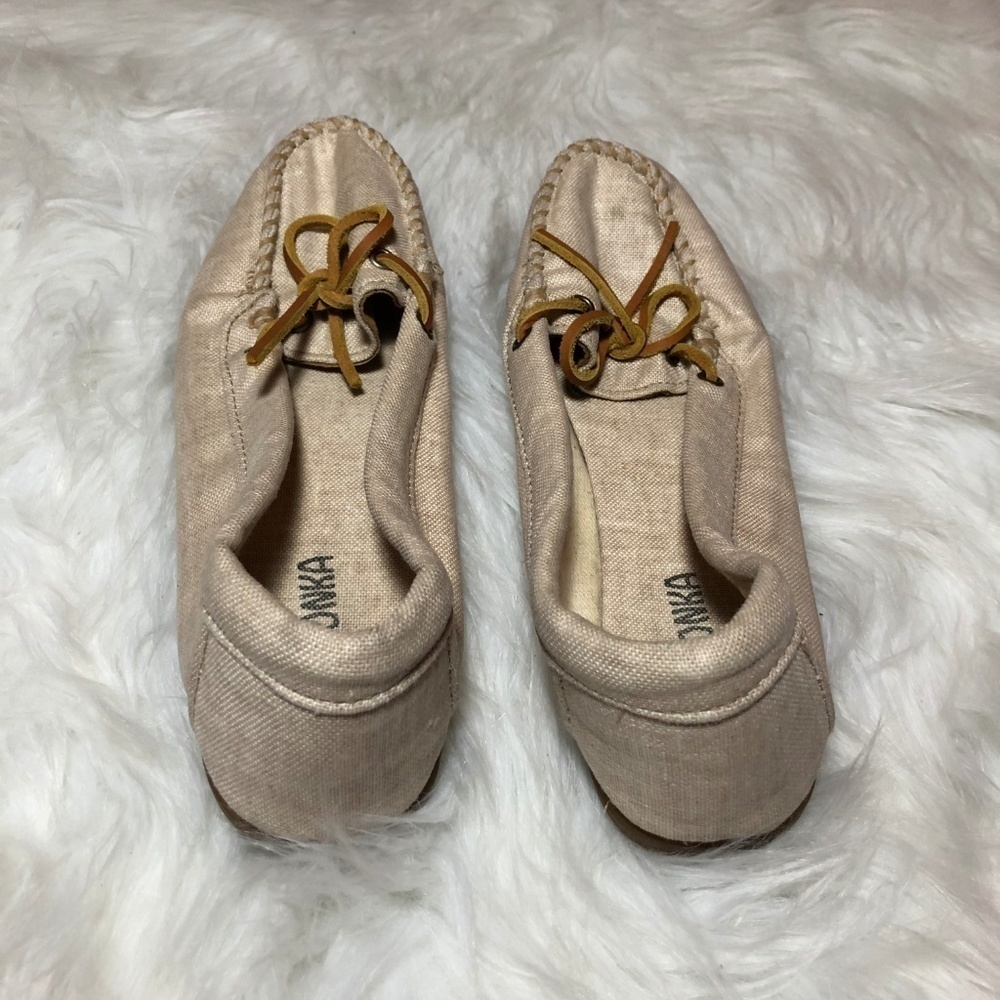 Minnetonka  Beige Canvas Loafers Size 7.5 - Picture 7 of 7